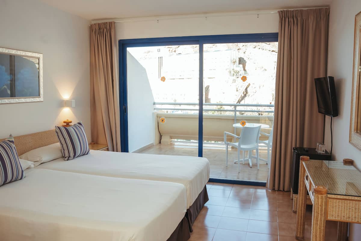 1 bedroom, in-room safe, free cribs/infant beds, free WiFi