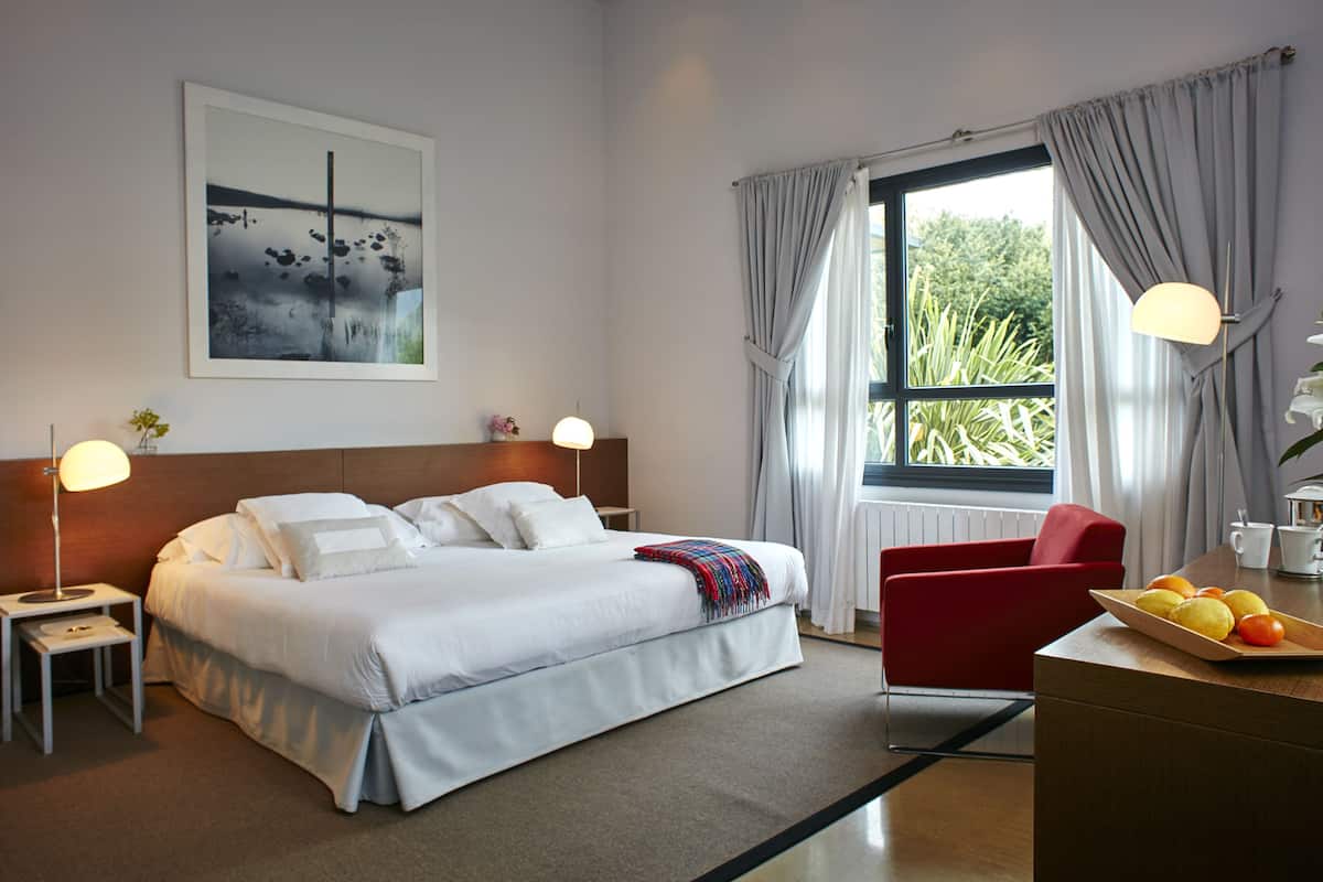 Suite, Garden Area
