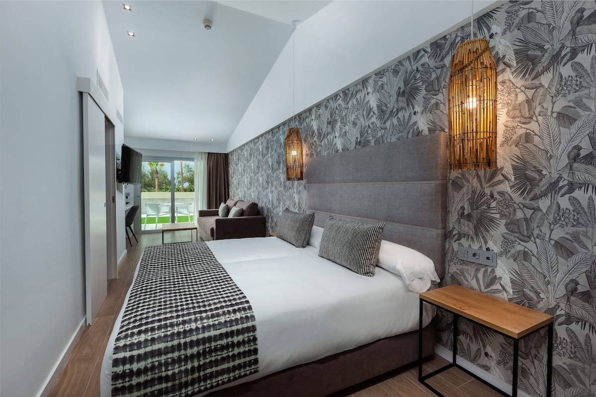 1 bedroom, minibar, in-room safe, desk