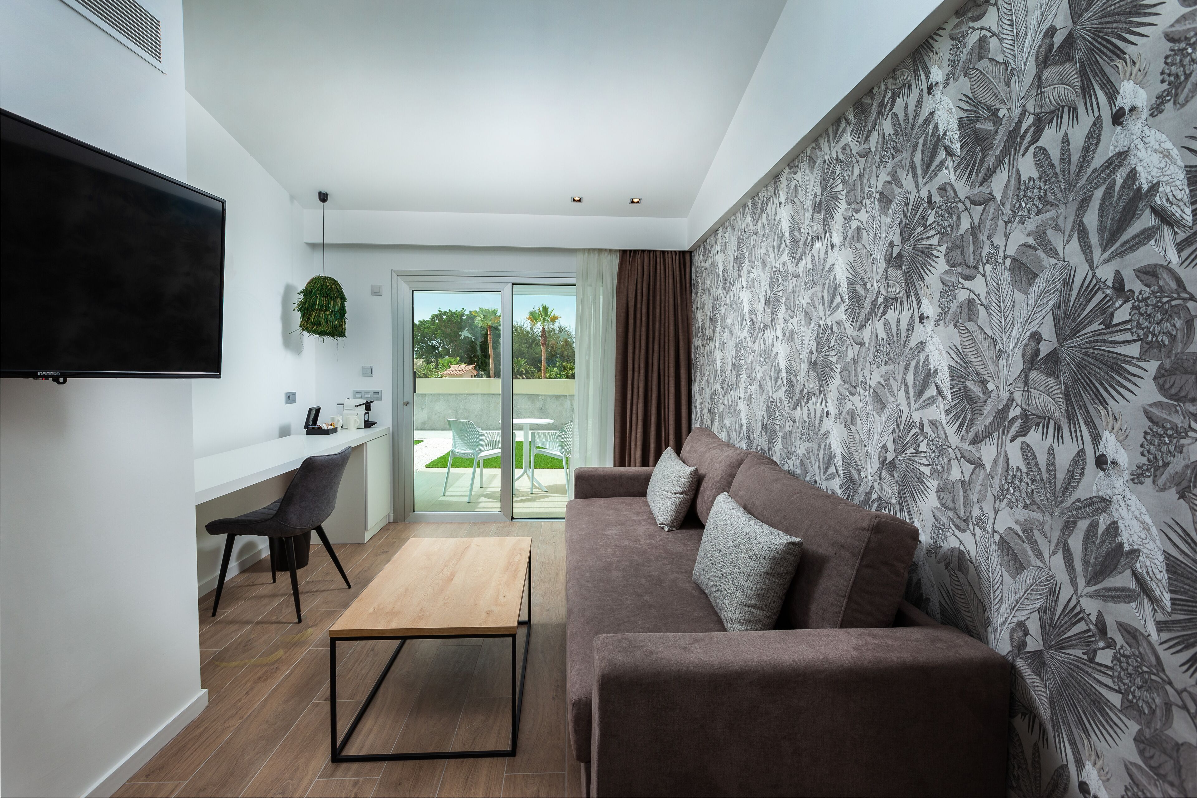 1 bedroom, minibar, in-room safe, desk