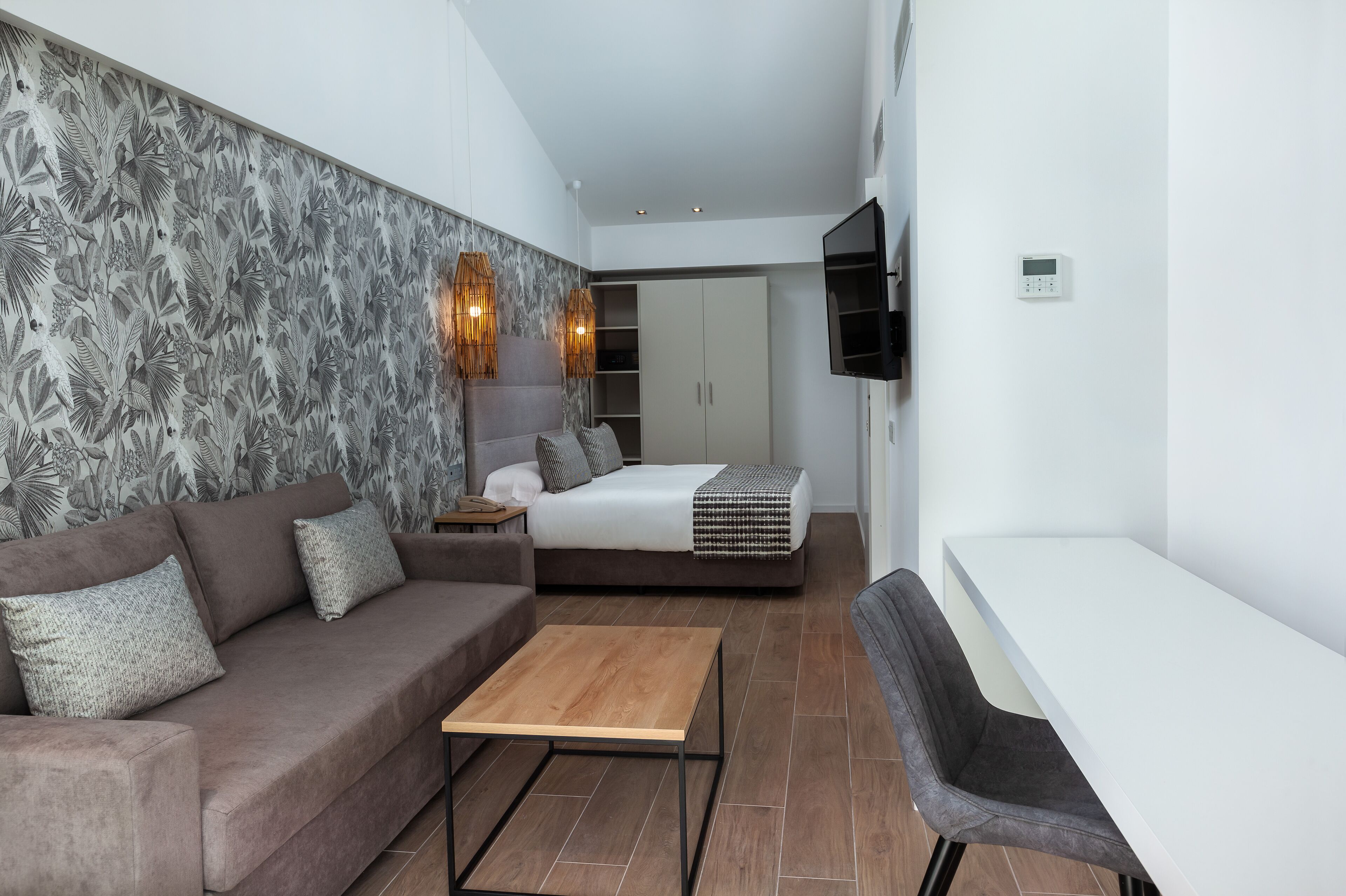 1 bedroom, minibar, in-room safe, desk