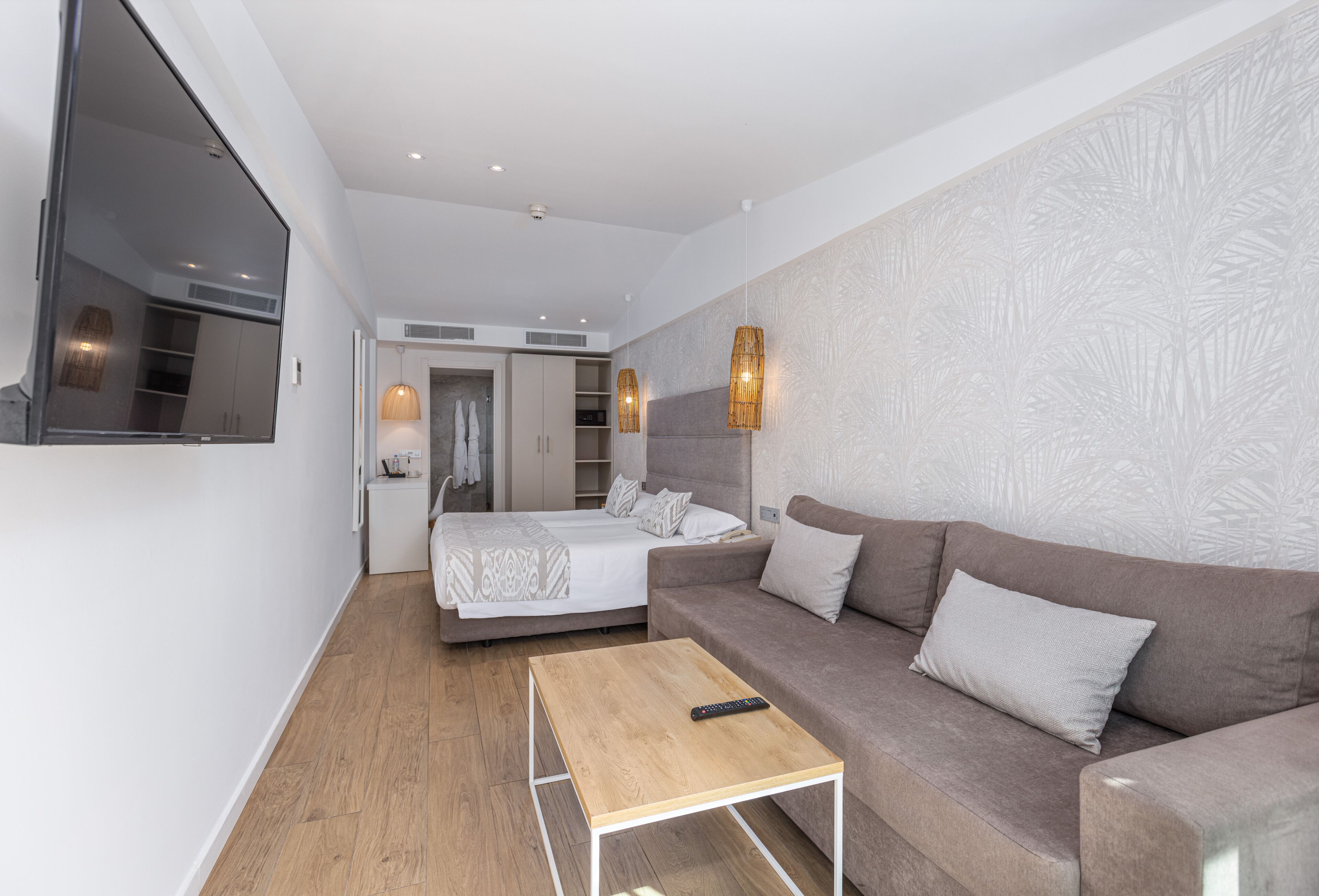 junior suite, terrace (adults only +18) | 1 bedroom, minibar, in-room safe, desk