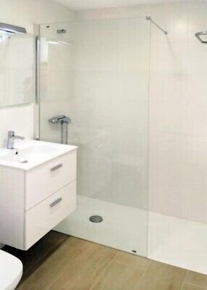 Bathroom - Los Tulipanes (Tias)