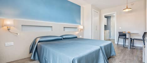 1 bedroom, blackout drapes, iron/ironing board, free WiFi