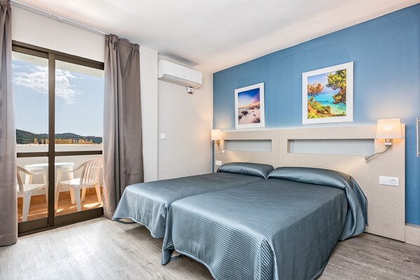 Blackout drapes, iron/ironing board, free WiFi, bed sheets - Aparthotel Veramar (Fuengirola)