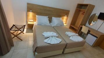 Coffres-forts dans les chambres, bureau, Wi-Fi gratuit, draps fournis