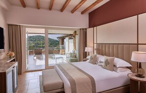 Minibar, blackout drapes, free WiFi, bed sheets - Conrad Chia Laguna Sardinia (Domus de Maria)