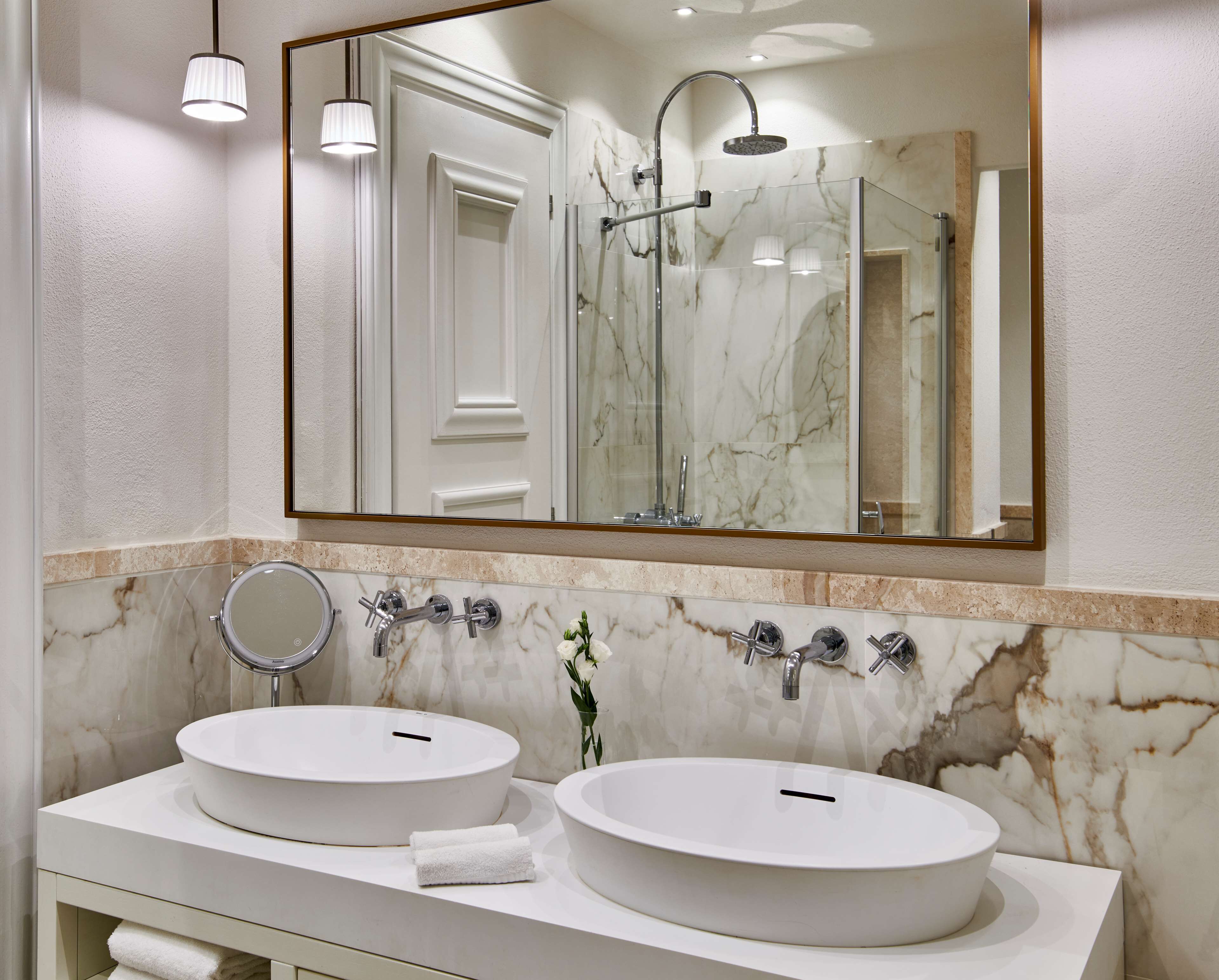 junior suite, 1 king bed, accessible, jetted tub | bathroom | free toiletries, hair dryer, bathrobes, bidet