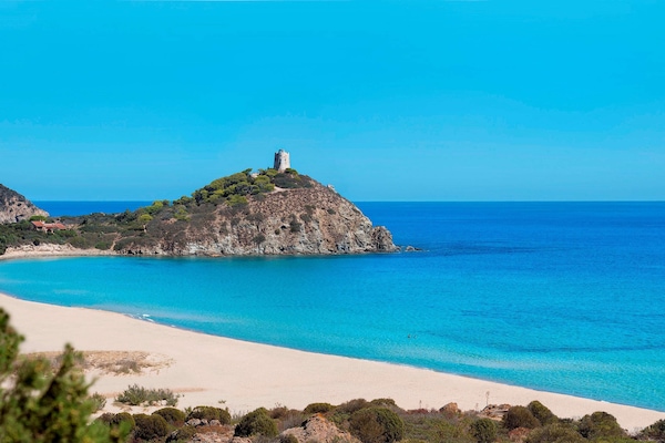 Private beach nearby, snorkelling