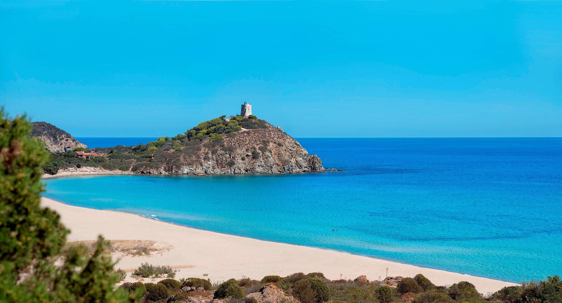Private beach nearby, snorkeling