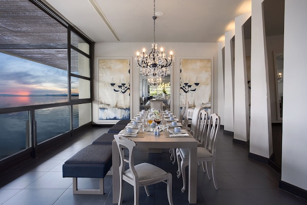 4 restaurants, spécialités Cuisine internationale