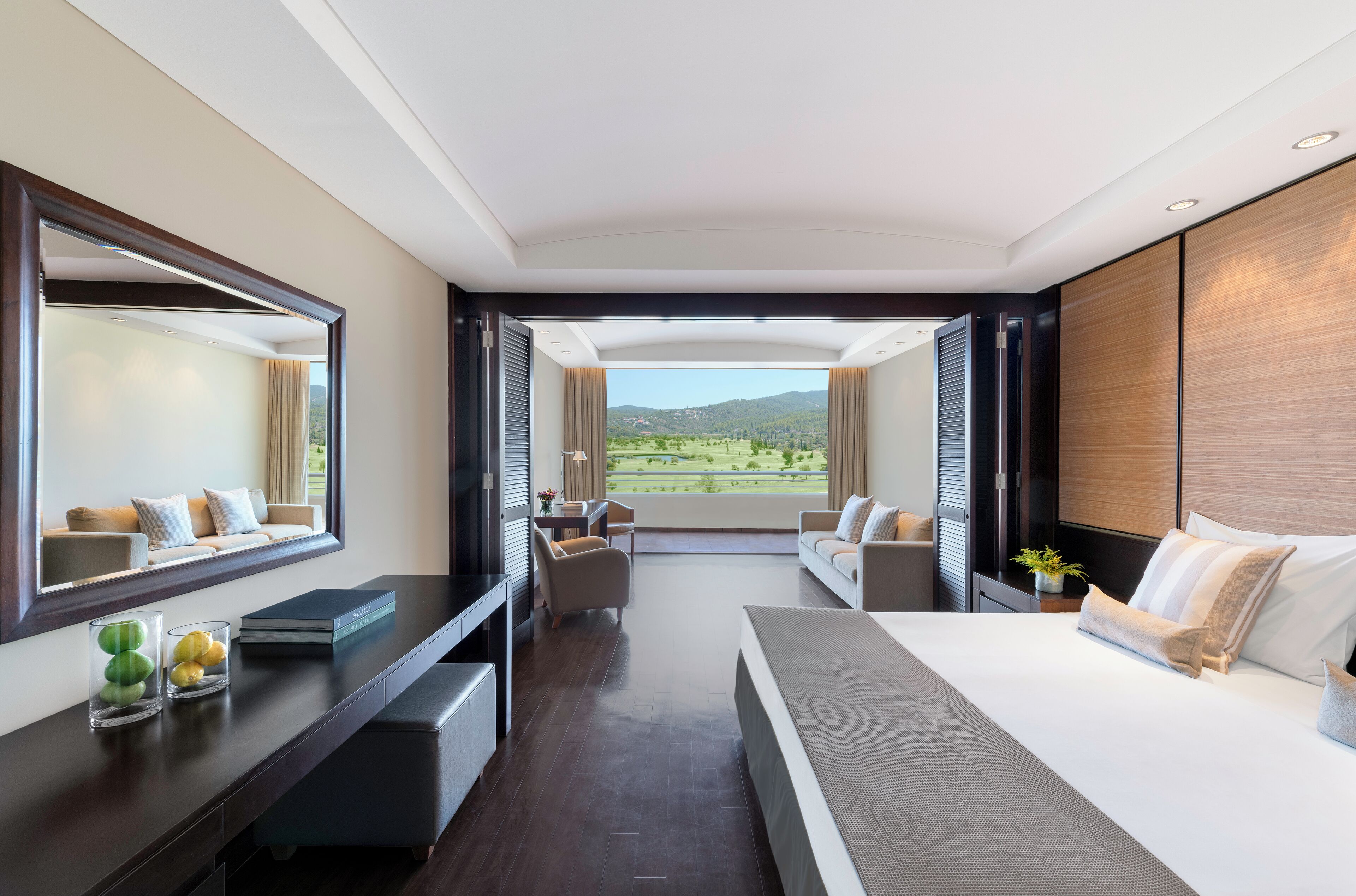 Family Suite Golf View | Premium bedding, minibar, in-room safe, desk