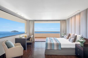 Suíte real (Sea or Marina View) | Roupas de cama premium, frigobar, cofres nos quartos, escrivaninha