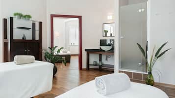 Couples treatment rooms, sauna, hot tub, steam room, body treatments