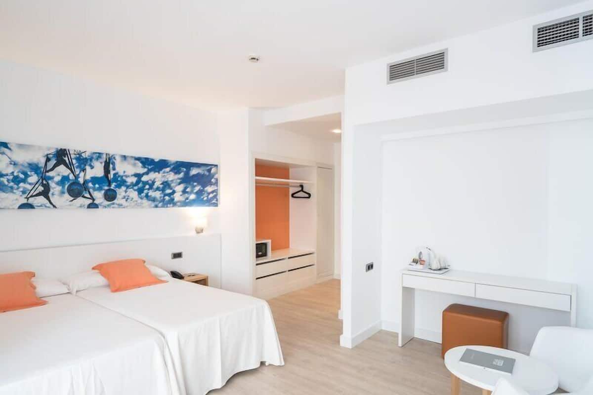 Superior-Doppelzimmer, Balkon | Zimmersafe, kostenloses WLAN, Bettwäsche