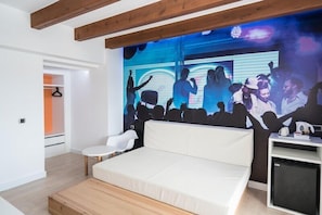 Junior Suite, Balcony, Sea View | In-room safe, WiFi (free), bed sheets