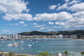 Doppia Superior, balcone, vista mare | Vista dalla camera