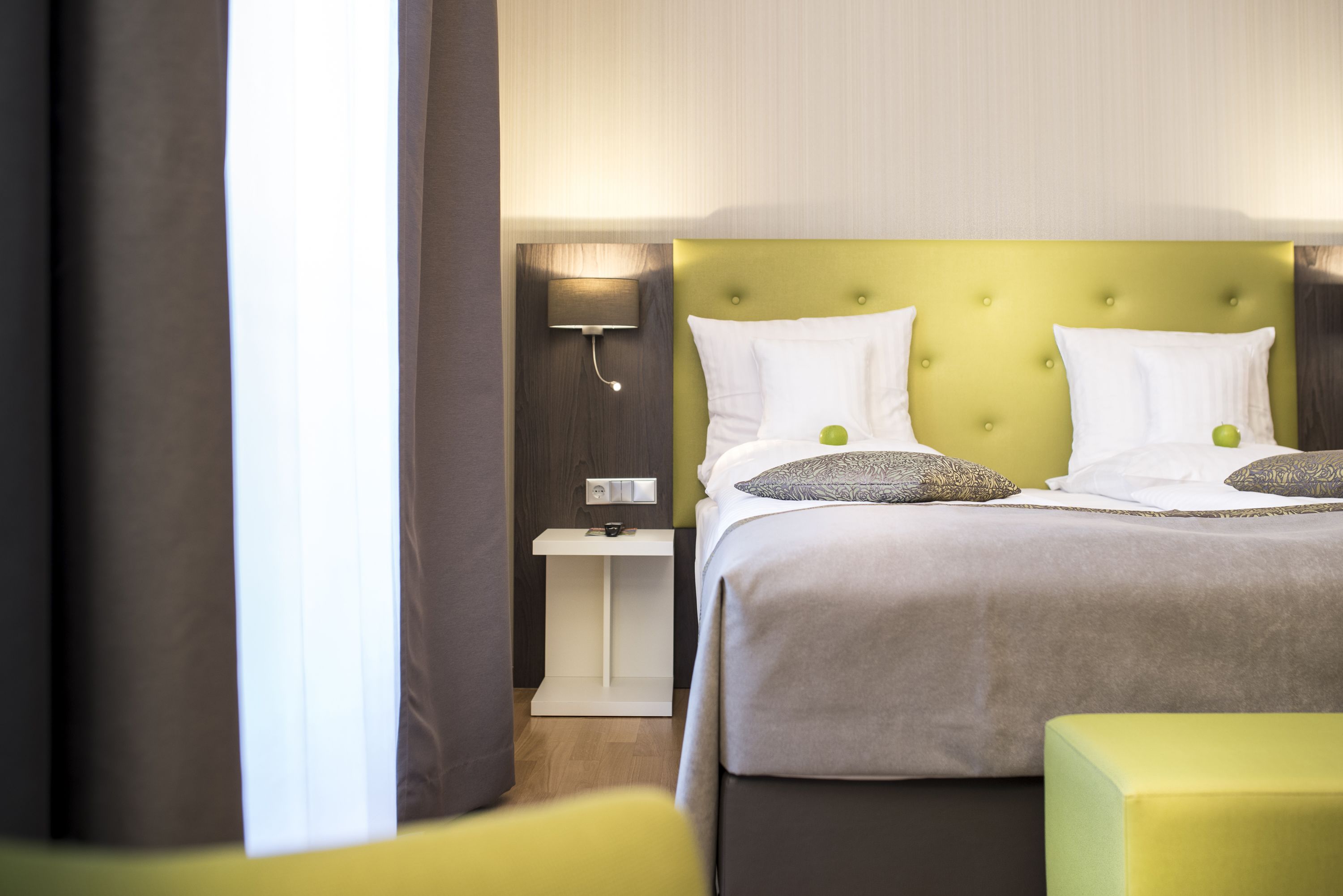 superior room | hypo-allergenic bedding, in-room safe, desk, laptop workspace