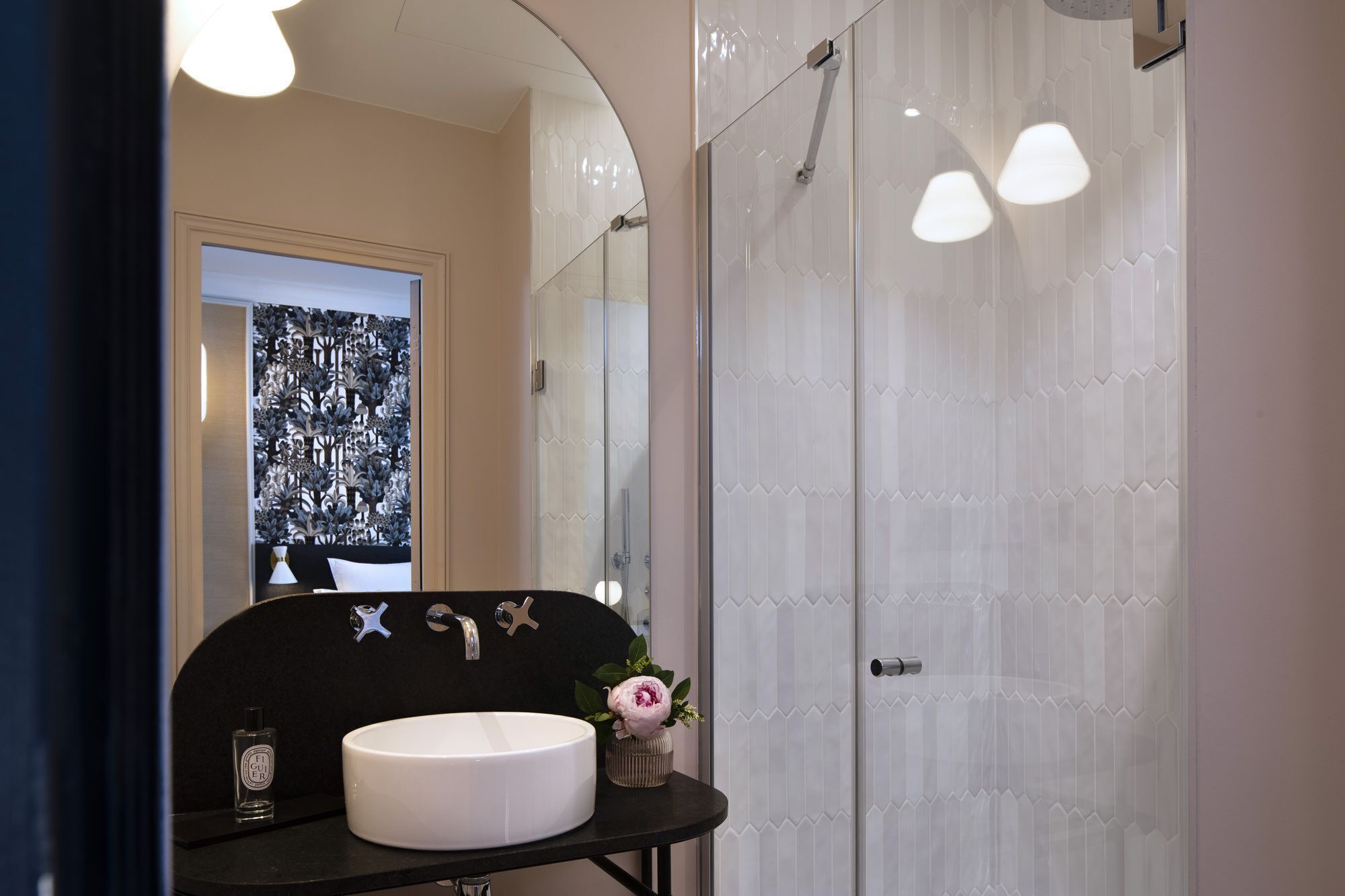 classic room | bathroom | free toiletries, hair dryer, slippers, towels