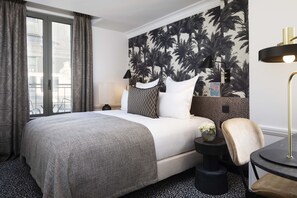 Superior Room | Premium bedding, in-room safe, desk, blackout drapes - Hôtel Gramont (Paris)