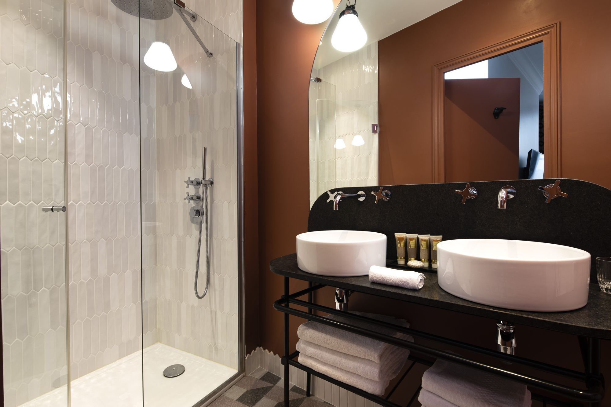 deluxe room | bathroom | free toiletries, hair dryer, slippers, towels