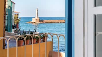 Standard Twin Room | Individually decorated, blackout curtains, iron/ironing board, free WiFi