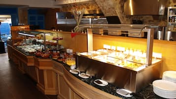 Daily buffet breakfast (EUR 15 per person)