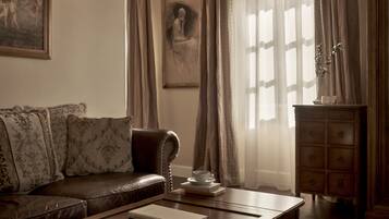 Junior Suite, Split-level, Sea View | Coin séjour