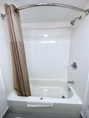 Combined shower/tub, deep soaking tub, free toiletries, towels - Motel 6 New Stanton, PA (New Stanton)