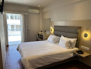 Quadruple Room | Premium bedding, minibar, in-room safe, individually furnished - Anemoni (Piraeus)
