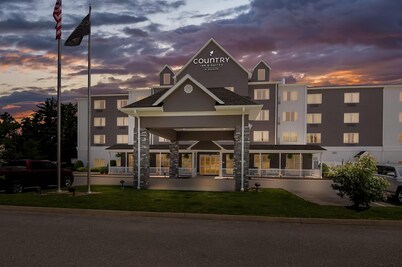 Country Inn & Suites by Radisson, Princeton, WV