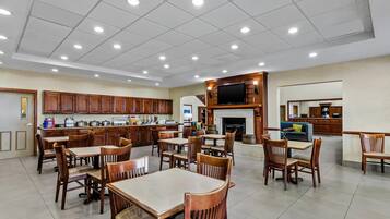 Free daily buffet breakfast