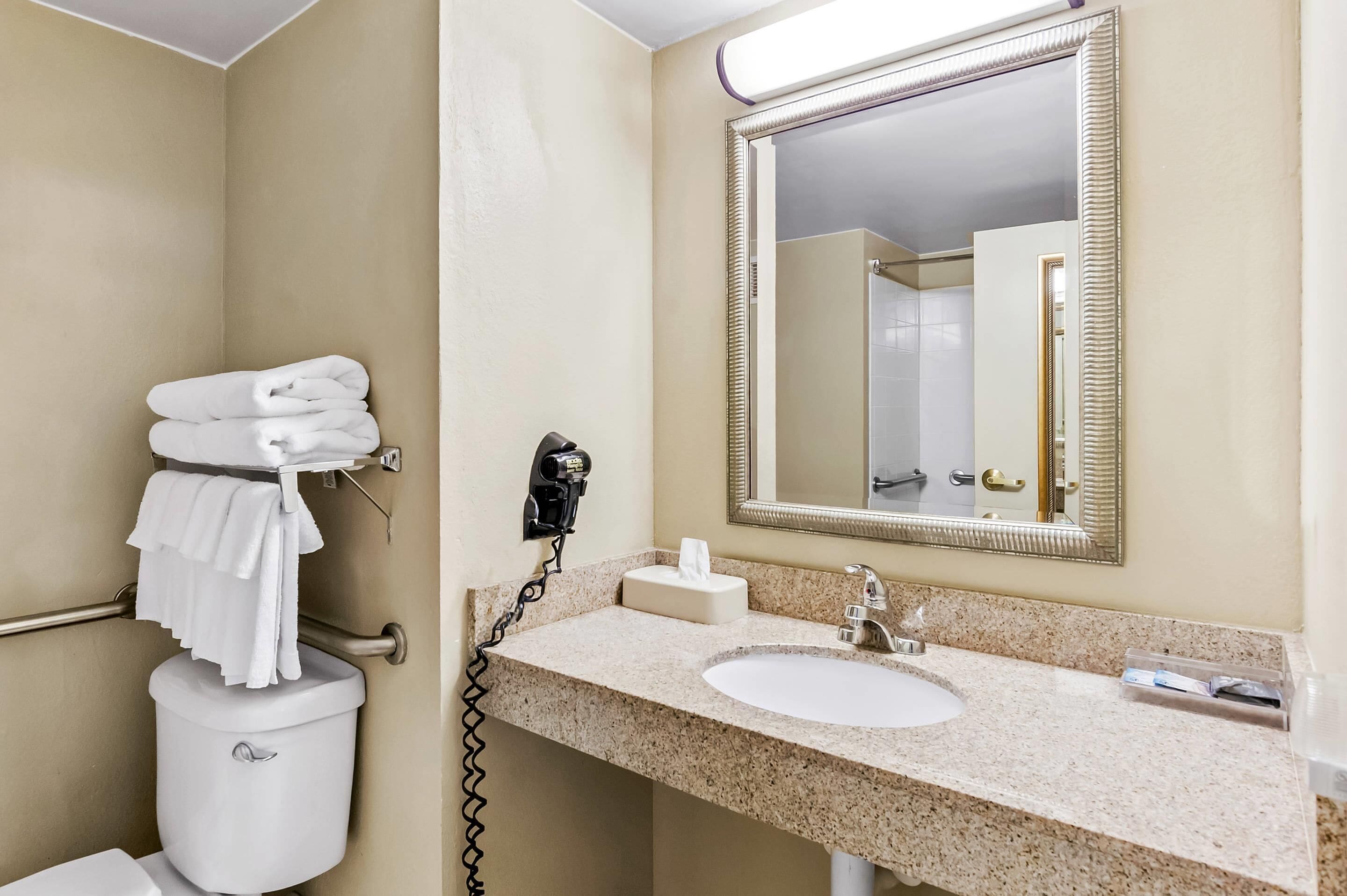 1 bedroom, in-room safe, desk, blackout curtains