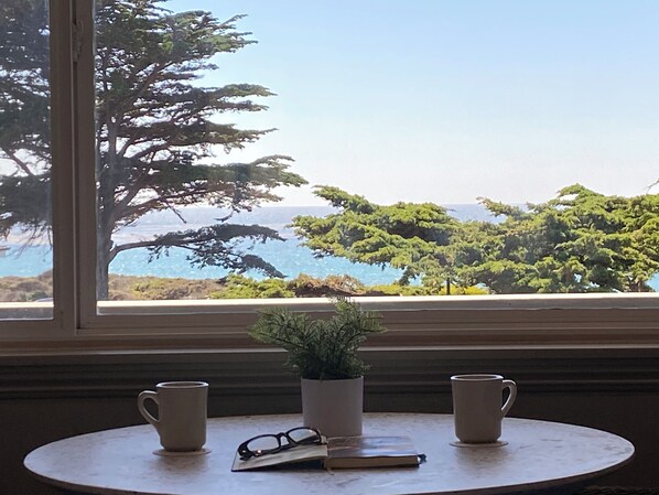 Pillowtop beds, desk, laptop workspace, blackout drapes