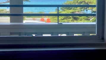 Superior kamer, 1 kingsize bed, aan zee | Uitzicht op strand/zee