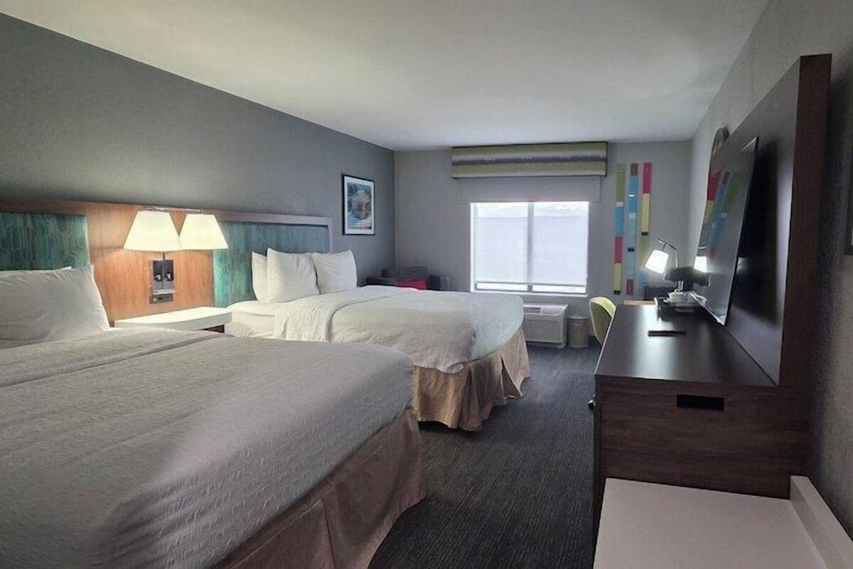 In-room safe, iron/ironing board, free WiFi, alarm clocks