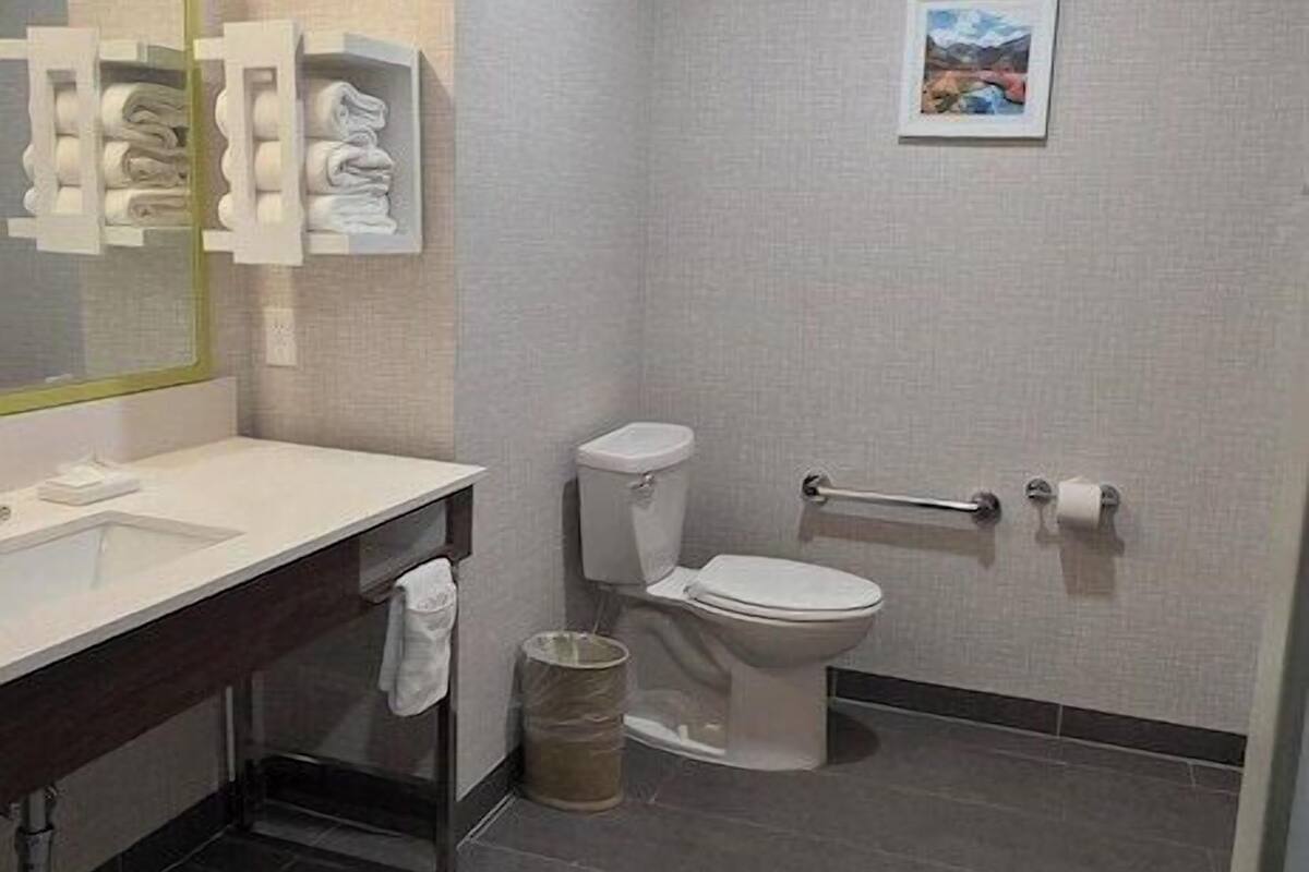 Bathroom | Free toiletries, hair dryer, towels