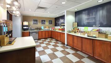 Ilmainen päivittäinen buffetaamiainen