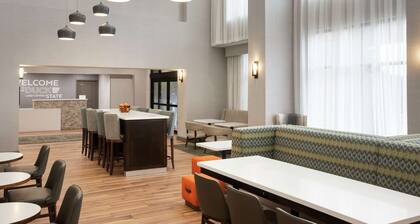 Hampton Inn and Suites Pine Bluff