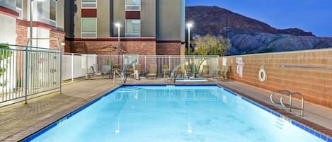 Alberca al aire libre por temporada