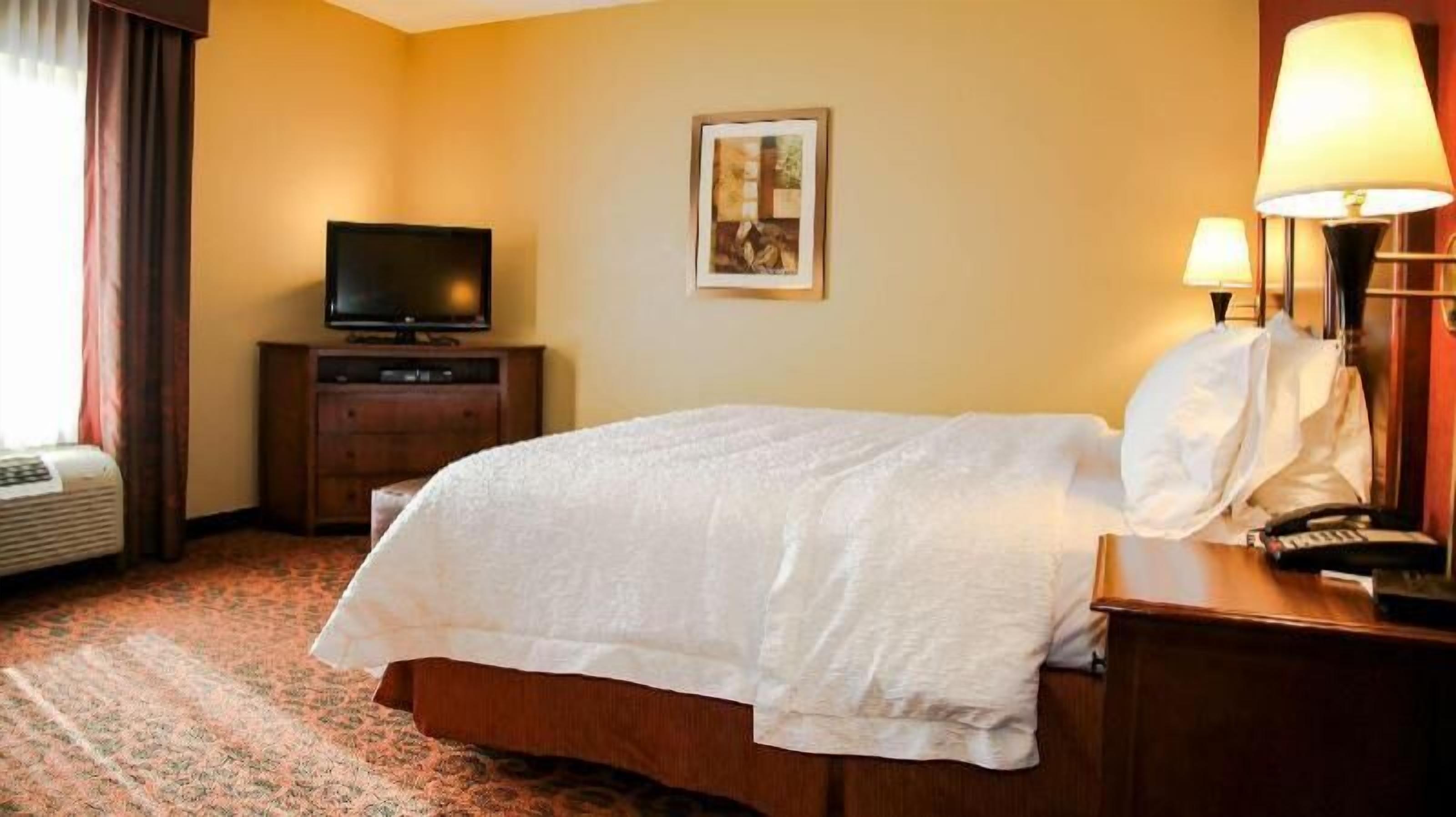 Hypo-allergenic bedding, in-room safe, desk, iron/ironing board