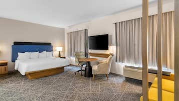 Studio Suite, 1 Katil Raja (King) dengan Katil Sofa, Non Smoking | Peralatan tempat tidur hipoalergenik, meja, ruang kerja komputer riba