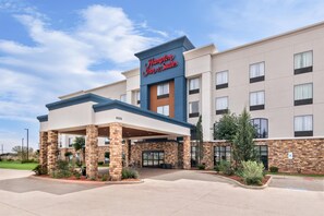 Exterior - Hampton Inn and Suites Fort Worth/Forest Hill (Fort Worth)