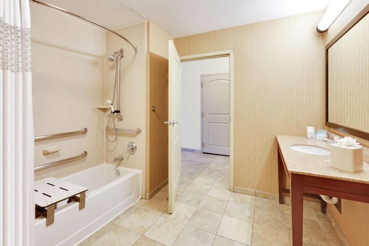 Bathroom | Hair dryer, towels