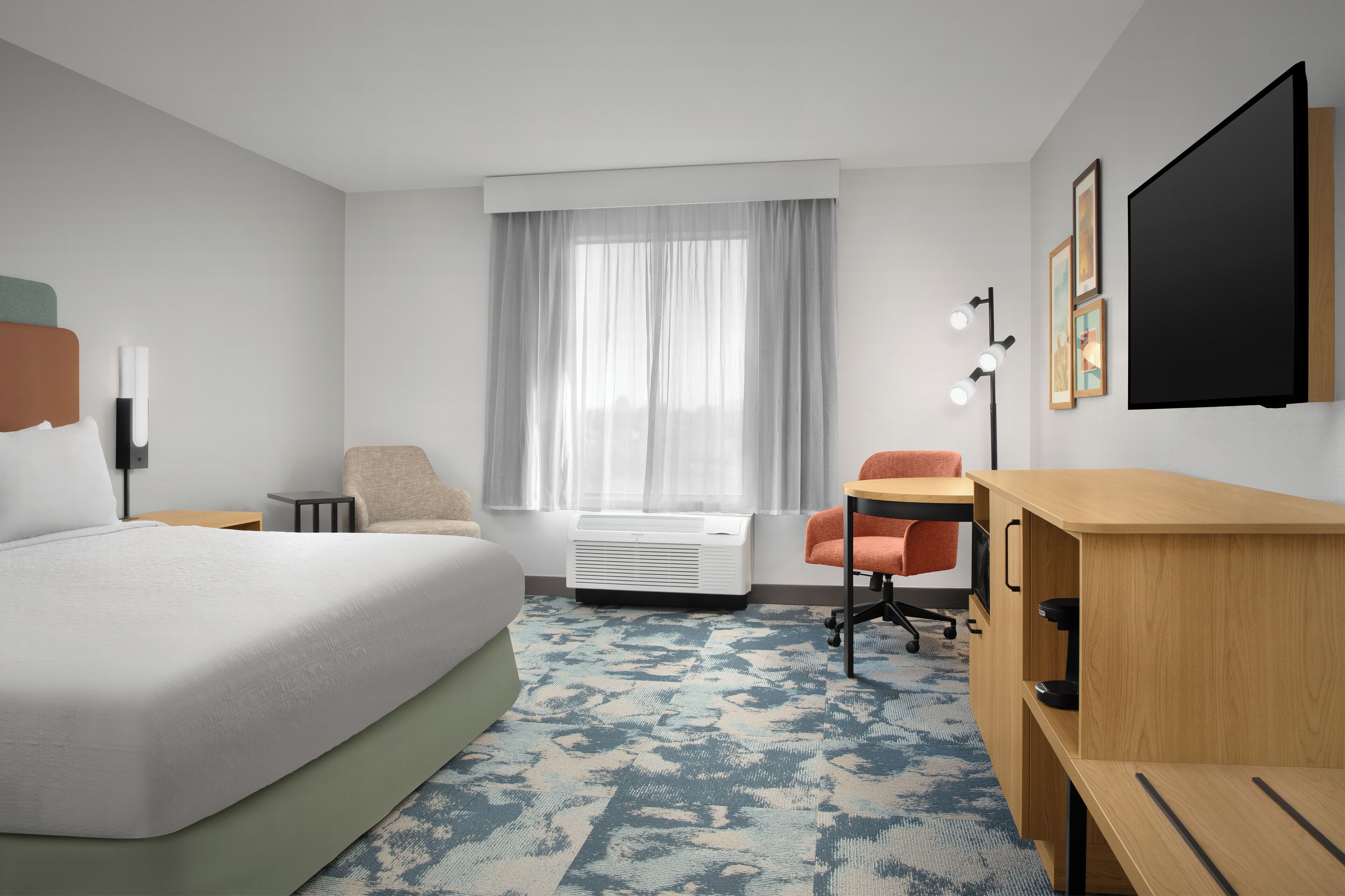 Habitación, 1 cama King size, con acceso para personas discapacitadas, para no fumadores | Ropa de cama de alta calidad y cortinas blackout 