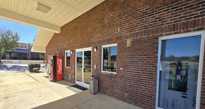 Deerfield Inn McComb I-55
