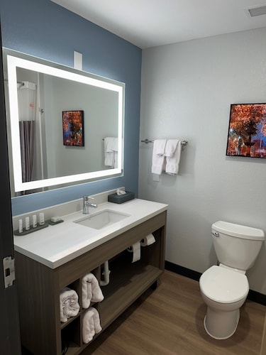 La Quinta Inn & Suites by Wyndham Macon West