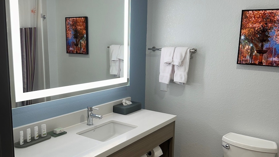 La Quinta Inn & Suites by Wyndham Macon West