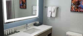 La Quinta Inn & Suites by Wyndham Macon West