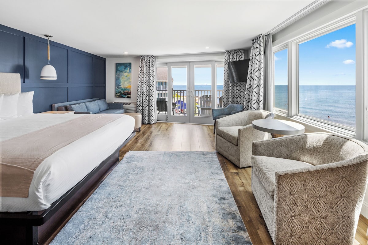 premier room, 1 king bed with sofa bed, ocean view, oceanfront (king) | premium bedding, blackout curtains, iron/ironing board